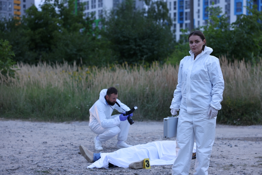 Autistic detective gets completely distracted by evidence of special interest at crime scene